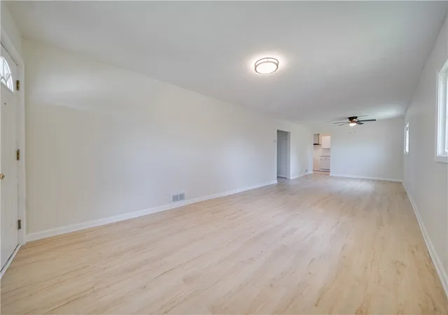 Photo 4 of Single family home for sale at 490 Glenn St, City Of Washington, PA 15301 | MLS# 1765125 | Listing updated on 2026-10-20