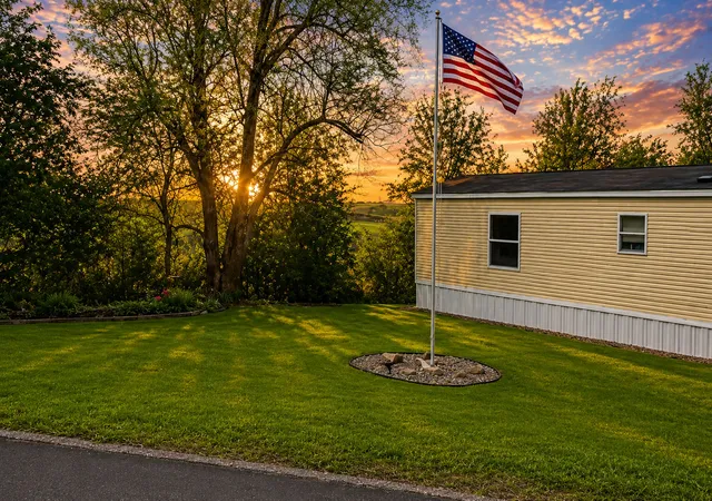 Photo 3 of Manufactured home for sale at 621 Park Ln, Mount Pleasant, PA 15666 | MLS# 1766017 | Listing updated on 2026-09-04