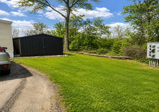 Photo 4 of Manufactured home for sale at 621 Park Ln, Mount Pleasant, PA 15666 | MLS# 1766017 | Listing updated on 2026-09-04