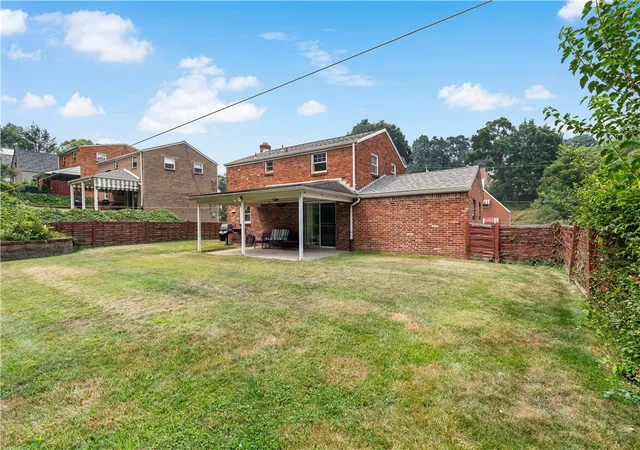 Photo 3 of Single family home for sale at 652 Fernhill Ave, Brookline, PA 15226 | MLS# 1765908 | Listing updated on 2026-09-01