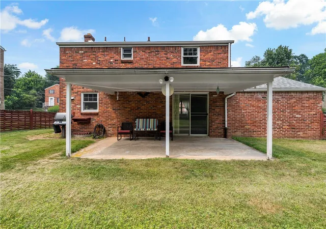 Photo 3 of Single family home for sale at 652 Fernhill Ave, Brookline, PA 15226 | MLS# 1765908 | Listing updated on 2026-09-01