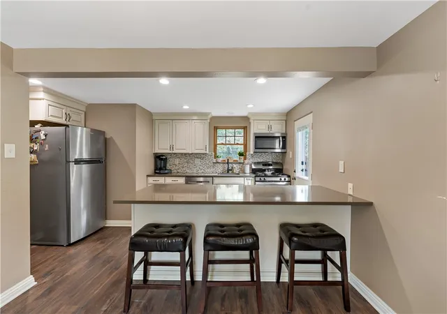 Photo 4 of Single family home for sale at 652 Fernhill Ave, Brookline, PA 15226 | MLS# 1765908 | Listing updated on 2026-09-01