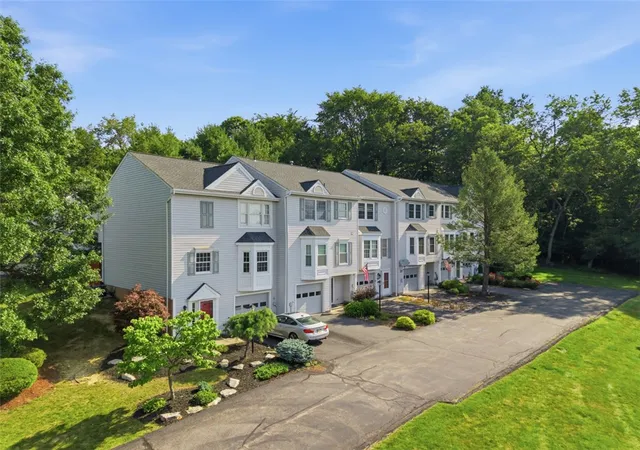 Photo 2 of Townhouse for sale at 279 Cordial Dr, Cecil, PA 15017 | MLS# 1765714 | Listing updated on 2026-09-07