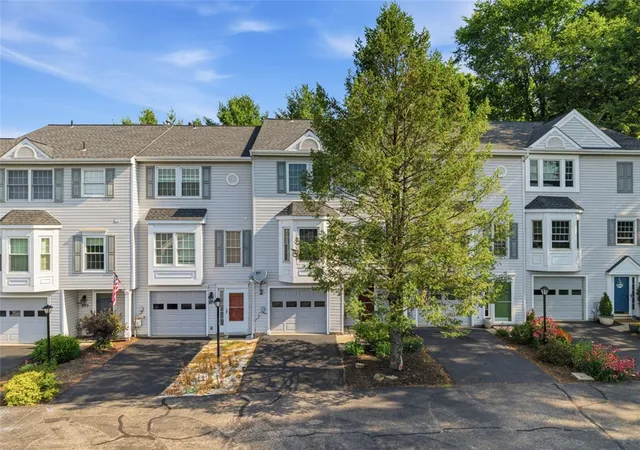 Photo 3 of Townhouse for sale at 279 Cordial Dr, Cecil, PA 15017 | MLS# 1765714 | Listing updated on 2026-09-07