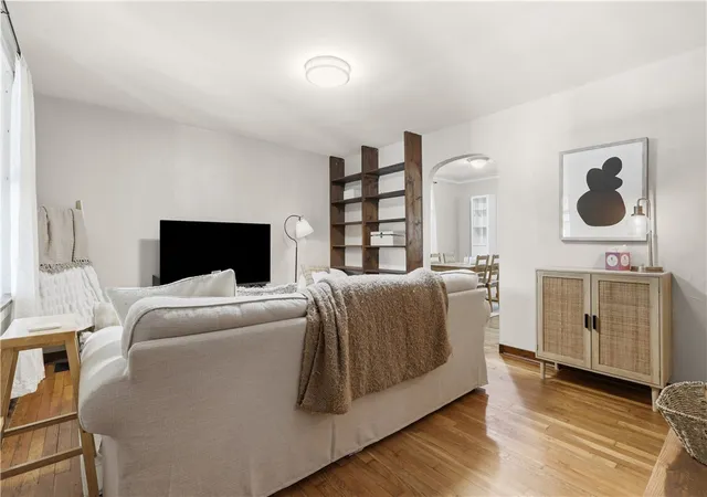 Photo 4 of Single family home for sale at 1633 Creedmoor Ave, Brookline, PA 15226 | MLS# 1765936 | Listing updated on 2026-09-11