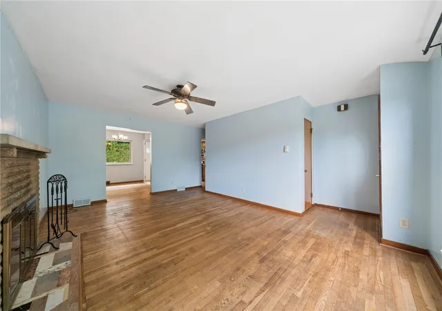Photo 3 of Single family home for sale at 270 Roycroft Ave, Mt Lebanon, PA 15234 | MLS# 1766204 | Listing updated on 2026-10-19