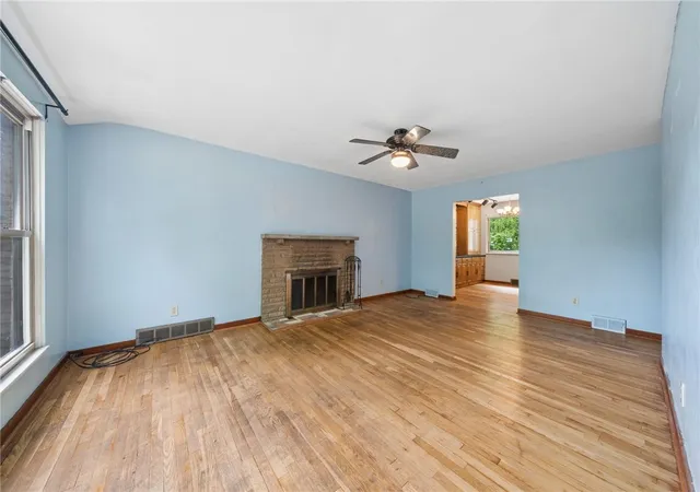 Photo 4 of Single family home for sale at 270 Roycroft Ave, Mt Lebanon, PA 15234 | MLS# 1766204 | Listing updated on 2026-10-19