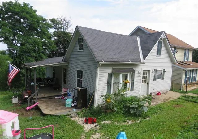 Photo 3 of Single family home for sale at 144 Armstrong Ave, City Of But Sw, PA 16001 | MLS# 1766216 | Listing updated on 2026-10-05