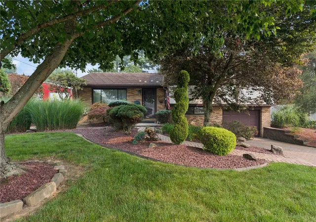Photo 2 of Single family home for sale at 220 Vernon Ave, Washington Twp, PA 15012 | MLS# 1766045 | Listing updated on 2026-09-14