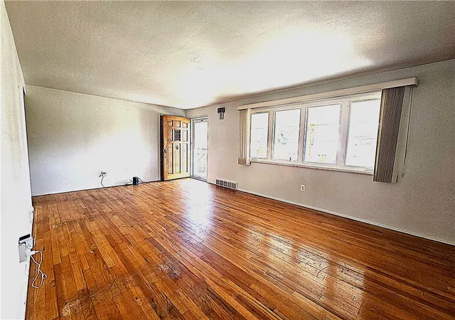 Photo 3 of Single family home for sale at 218 Skyport Rd, West Mifflin, PA 15122 | MLS# 1766071 | Listing updated on 2026-09-09