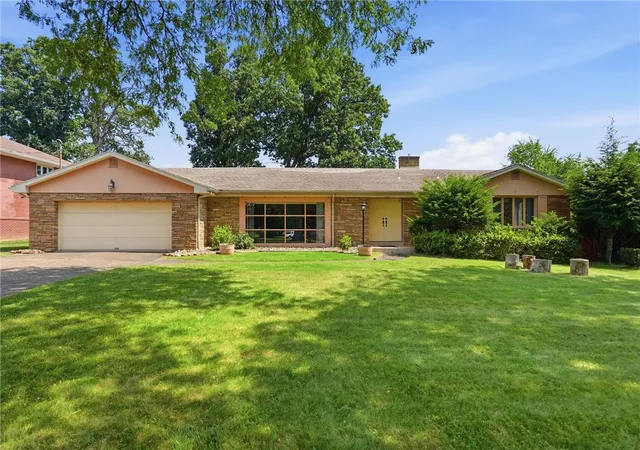 Photo 2 of Single family home for sale at 2411 James St, White Oak, PA 15132 | MLS# 1766187 | Listing updated on 2026-09-06