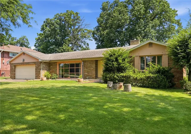 Photo 3 of Single family home for sale at 2411 James St, White Oak, PA 15132 | MLS# 1766187 | Listing updated on 2026-09-06