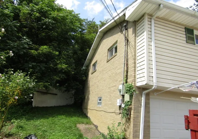 Photo 3 of Single family home for sale at 195 Duquesne Ave, Dravosburg, PA 15034 | MLS# 1766442 | Listing updated on 2026-10-08