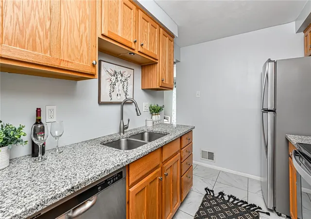 Photo 4 of Condo for sale at 302 Elm Ct, Ross Twp, PA 15237 | MLS# 1766291 | Listing updated on 2026-09-13