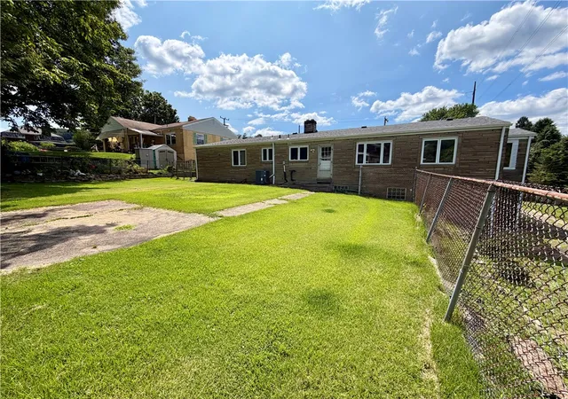 Photo 4 of Single family home for sale at 1401 Elliott St, Verona, PA 15147 | MLS# 1766587 | Listing updated on 2026-09-03