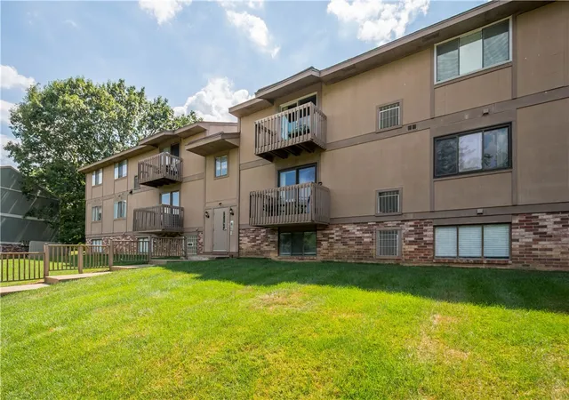 Photo 2 of Sale Pending at 2467 Brk Ledge Rd #12B, Bridgeville, PA 15017 | MLS# 1766107 | Listing updated on 2026-09-11