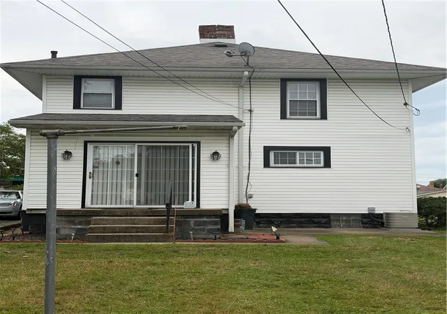 Photo 3 of Single family home for sale at 399 Sherman Ave, Sharon, PA 16146 | MLS# 1766693 | Listing updated on 2026-09-02