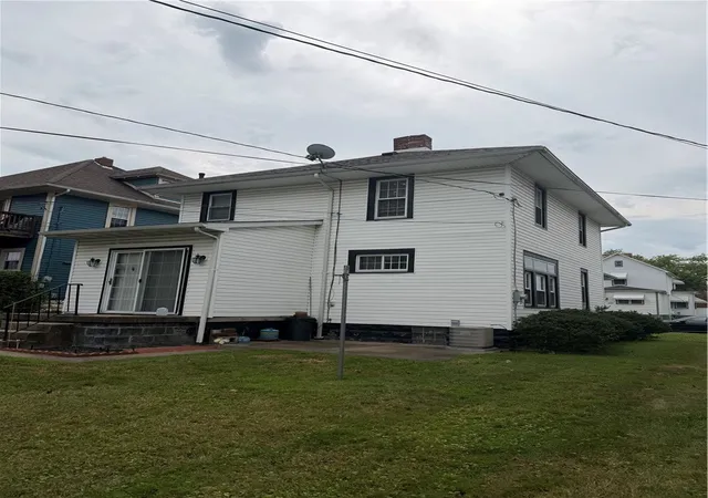 Photo 4 of Single family home for sale at 399 Sherman Ave, Sharon, PA 16146 | MLS# 1766693 | Listing updated on 2026-09-02