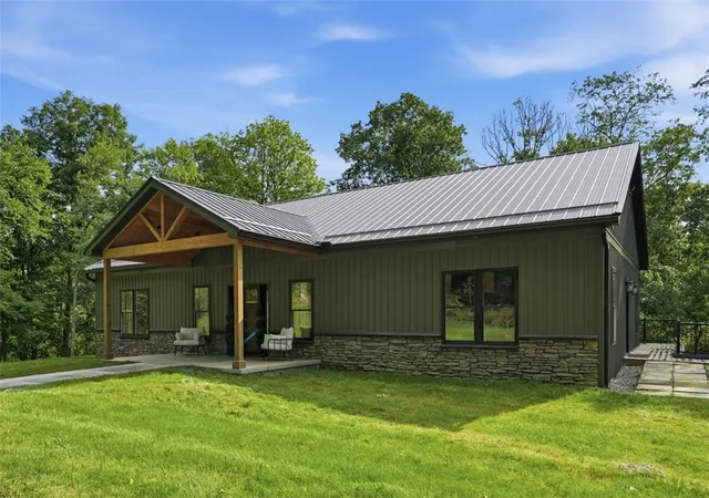 Photo 3 of Single family home for sale at 521 Creek Rd, Smith, PA 15019 | MLS# 1765167 | Listing updated on 2026-09-10
