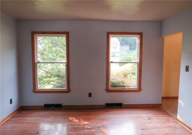 Photo 4 of Sale Pending at 113 Kilarney Dr, Hempfield Twp, PA 15639 | MLS# 1766540 | Listing updated on 2026-09-15