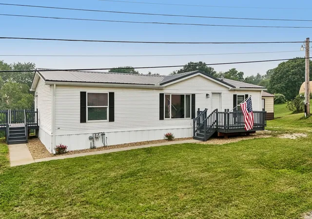 Photo 1 of Manufactured home for sale at 122 Idaho St, Plumcreek Twp, PA 15774 | MLS# 1766819 | Listing updated on 2026-10-19
