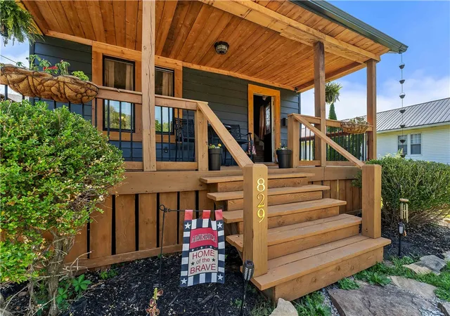 Photo 3 of Sale Pending at 829 Oden St, Confluence Boro, PA 15424 | MLS# 1766822 | Listing updated on 2026-10-01