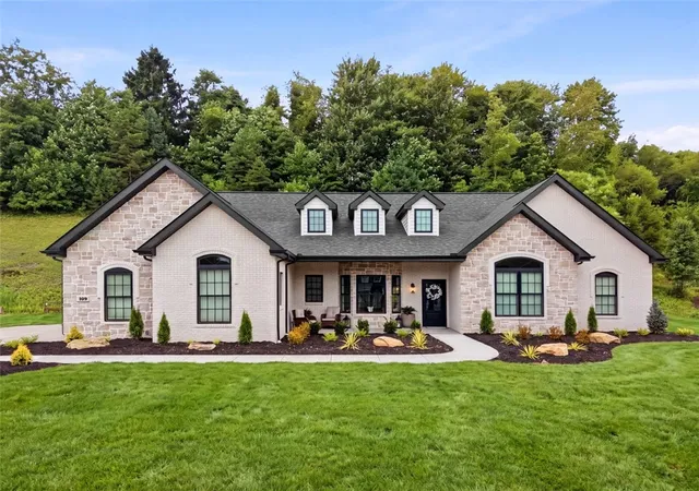 Photo 2 of Single family home for sale at 109 Field Brk Ln, Richland, PA 15044 | MLS# 1766550 | Listing updated on 2026-09-29