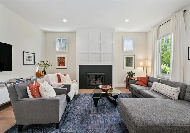 Photo 3 of Sale Pending at 1005 Hasley Ln, Squirrel Hill, PA 15217 | MLS# 1766758 | Listing updated on 2026-10-14
