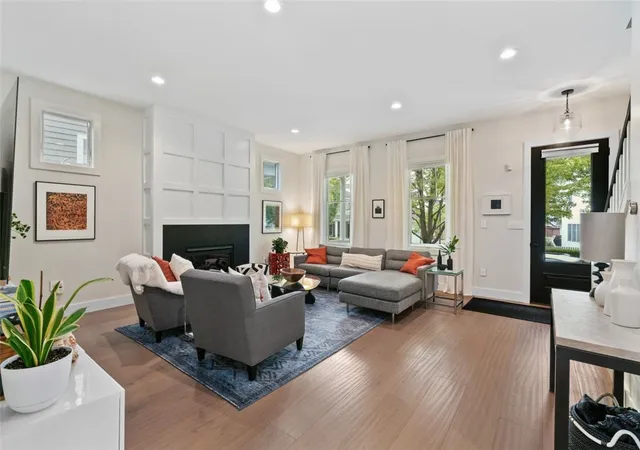 Photo 4 of Single family home for sale at 1005 Hasley Ln, Squirrel Hill, PA 15217 | MLS# 1766758 | Listing updated on 2026-09-09