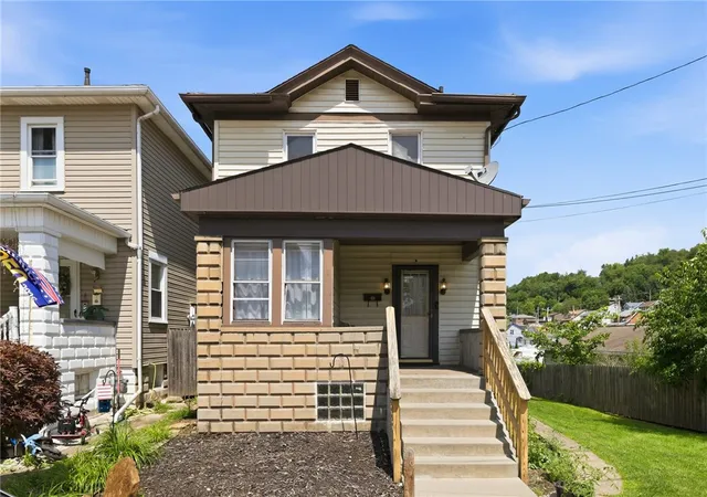 Photo 1 of Single family home for sale at 468 Park St, Rochester, PA 15074 | MLS# 1766844 | Listing updated on 2026-09-08