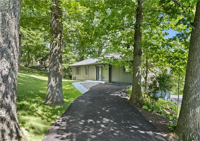 Photo 2 of Single family home for sale at 233 Horseshoe Dr, Adams Twp, PA 16046 | MLS# 1765654 | Listing updated on 2026-10-03