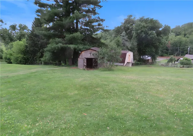 Photo 3 of Single family home for sale at 115 Bristol Ln, Hempfield Twp, PA 15642 | MLS# 1766870 | Listing updated on 2026-09-01