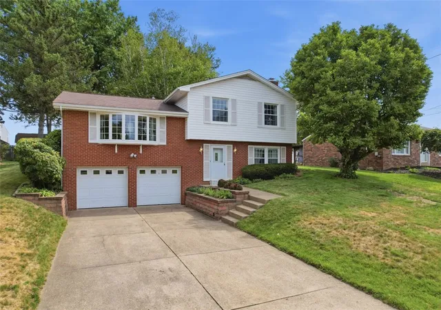 Photo 1 of Single family home for sale at 225 Princeton Dr, Aliquippa, PA 15001 | MLS# 1766893 | Listing updated on 2026-09-02