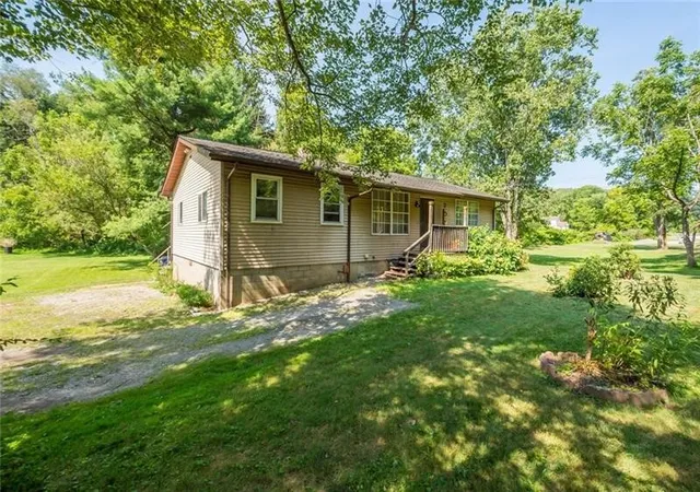 Photo 2 of Single family home for sale at 577 Route 30, Findlay Twp, PA 15126 | MLS# 1766909 | Listing updated on 2026-09-04