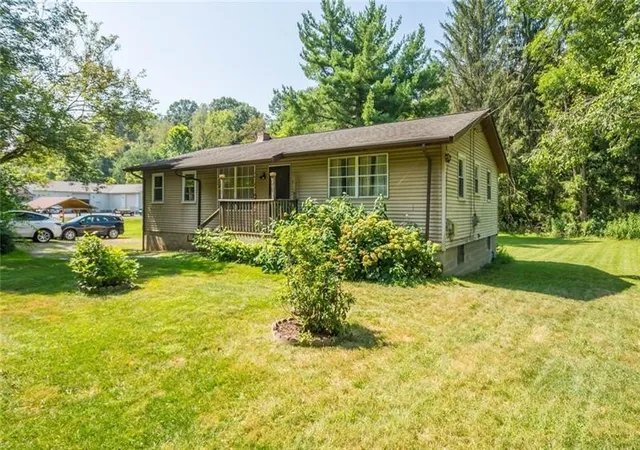 Photo 3 of Single family home for sale at 577 Route 30, Findlay Twp, PA 15126 | MLS# 1766909 | Listing updated on 2026-09-04