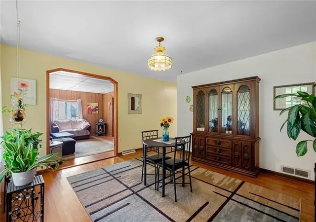 Photo 4 of Single family home for sale at 577 Route 30, Findlay Twp, PA 15126 | MLS# 1766909 | Listing updated on 2026-09-04