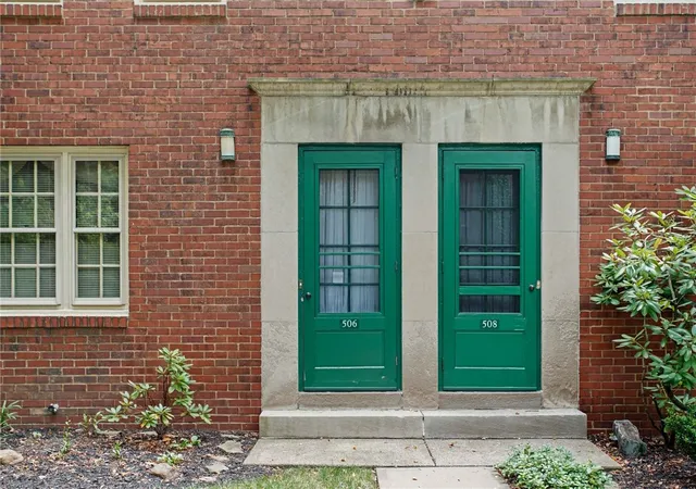 Photo 2 of Condo for sale at 506 Bigham Rd, Mt Washington, PA 15211 | MLS# 1766967 | Listing updated on 2026-09-05