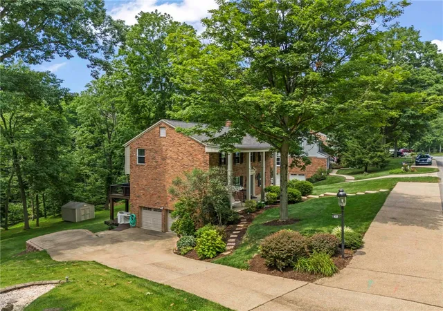 Photo 4 of Single family home for sale at 437 Hunting Crk Rd, North Strabane, PA 15317 | MLS# 1766371 | Listing updated on 2026-09-13