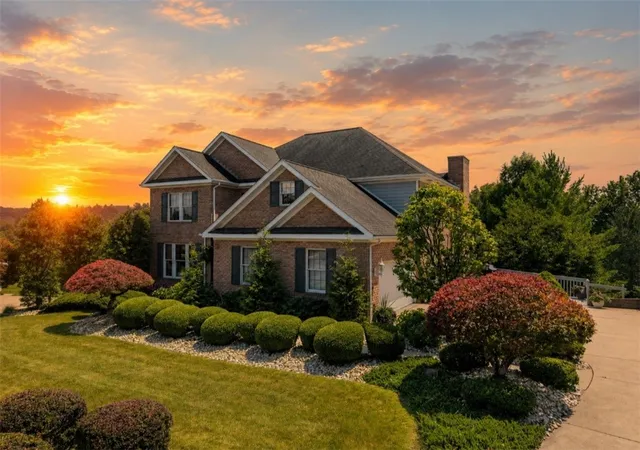 Photo 2 of Single family home for sale at 32 Hawthorne Ln, Penn Twp, PA 15642 | MLS# 1767059 | Listing updated on 2026-09-13