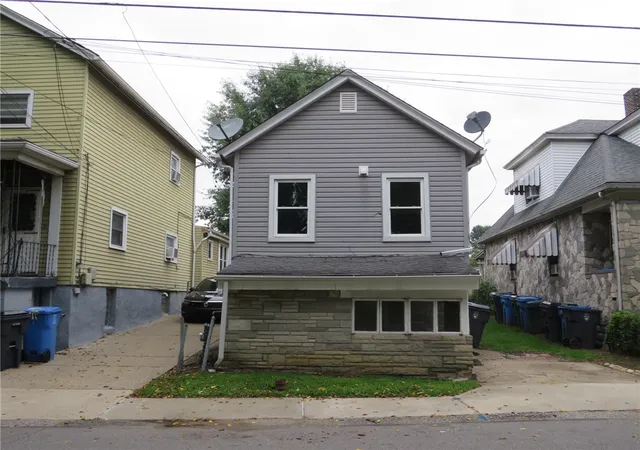 Photo 1 of Single family home for sale at 220 Finley Ave, Scott Twp, PA 15106 | MLS# 1767136 | Listing updated on 2026-09-14