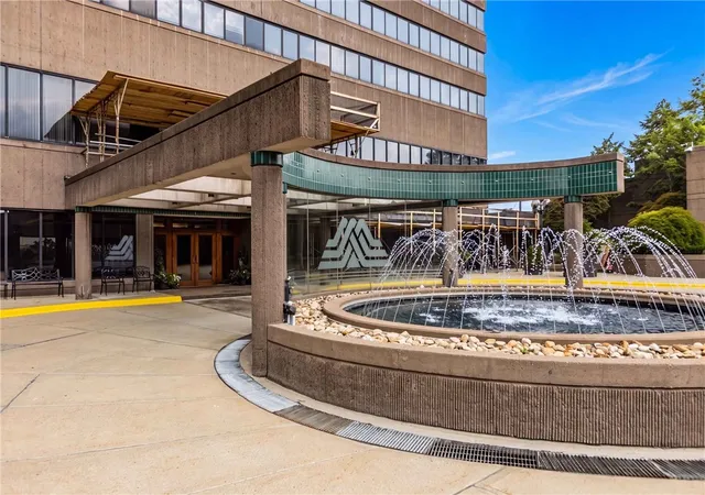Photo 4 of Sale Pending at 1 Trimont Ln #810A, Mt Washington, PA 15211 | MLS# 1767129 | Listing updated on 2026-09-07