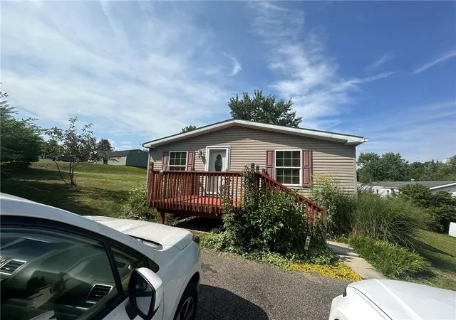 Photo 2 of Manufactured home for sale at 710 Slate Ave, Cranberry Twp, PA 16066 | MLS# 1766887 | Listing updated on 2026-10-20