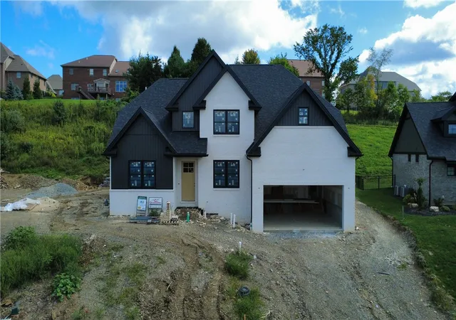 Photo 2 of Single family home for sale at 1061 Skyline Dr, Cecil, PA 15317 | MLS# 1766769 | Listing updated on 2026-09-06