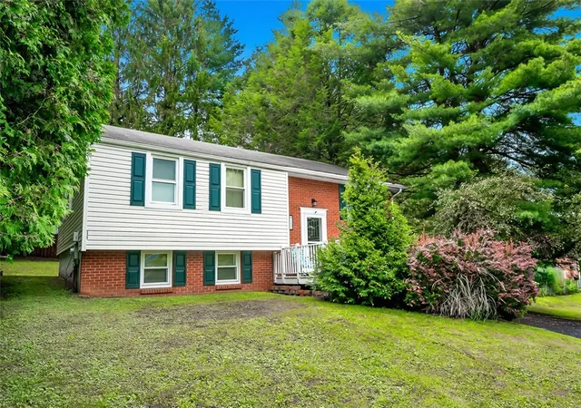 Photo 2 of Sale Pending at 117 Pamela Ln, Westmont Hilltop School District, PA 15905 | MLS# 1767013 | Listing updated on 2026-09-03