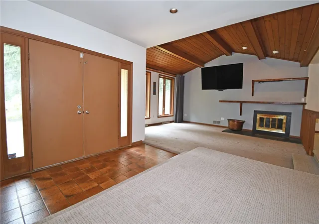 Photo 3 of Single family home for sale at 986 Segar Rd, Mt Lebanon, PA 15243 | MLS# 1766891 | Listing updated on 2026-10-15