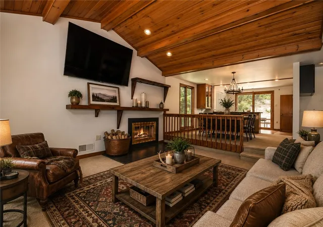Photo 4 of Single family home for sale at 986 Segar Rd, Mt Lebanon, PA 15243 | MLS# 1766891 | Listing updated on 2026-10-15