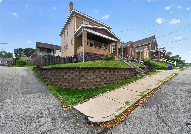 Photo 3 of Single family home for sale at 3001 Hazelhurst Ave, Brentwood, PA 15227 | MLS# 1767002 | Listing updated on 2026-09-10
