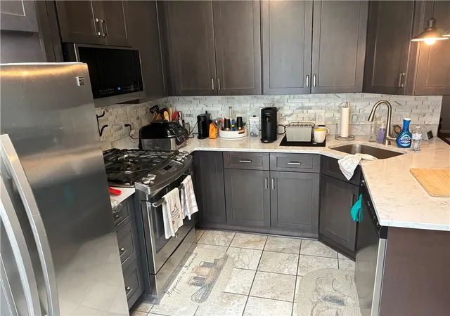 Photo 4 of Condo for sale at 304 Spring Run Dr, Monroeville, PA 15146 | MLS# 1766855 | Listing updated on 2026-09-03