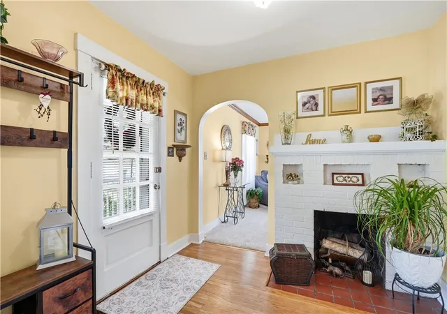 Photo 4 of Single family home for sale at 725 Pine Ave, Mars Boro, PA 16046 | MLS# 1767183 | Listing updated on 2026-09-06
