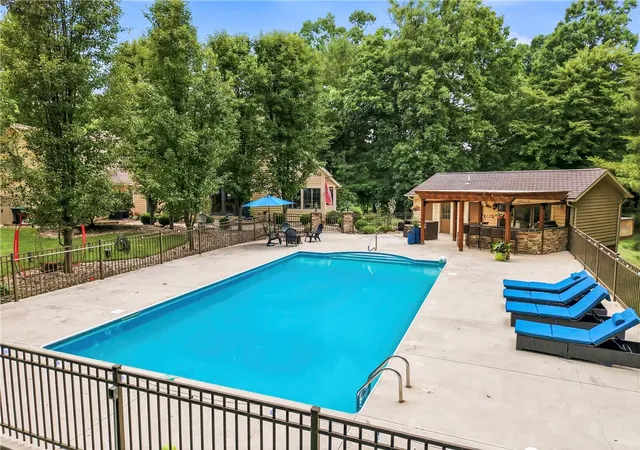 Photo 2 of Single family home for sale at 1144 Brookview Ct, Hermitage, PA 16148 | MLS# 1766901 | Listing updated on 2026-09-17